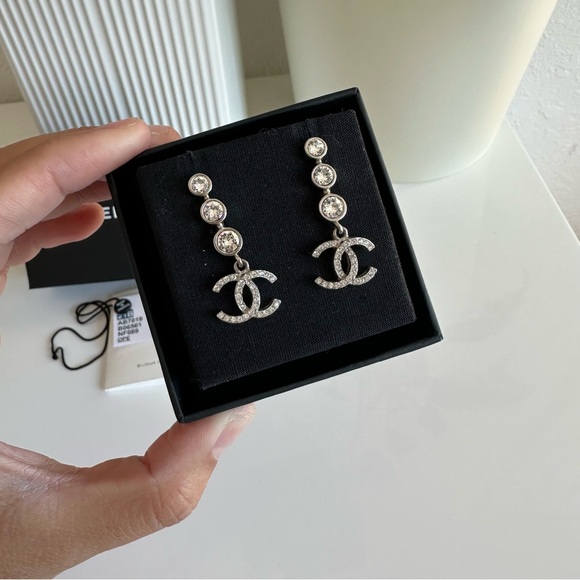 Chanel Dangle Drop Studs CC Logo Earrings EUC - Picture 2 of 6